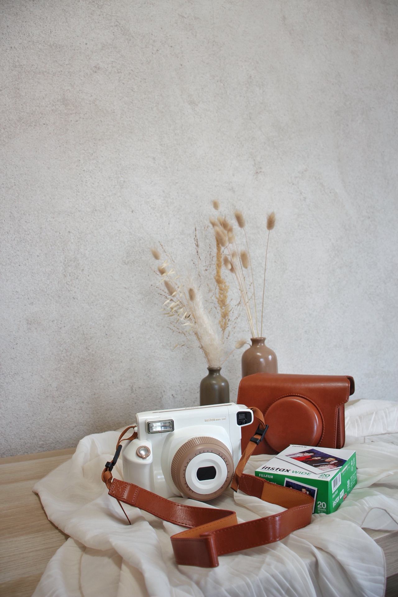 Instax (polaroid)