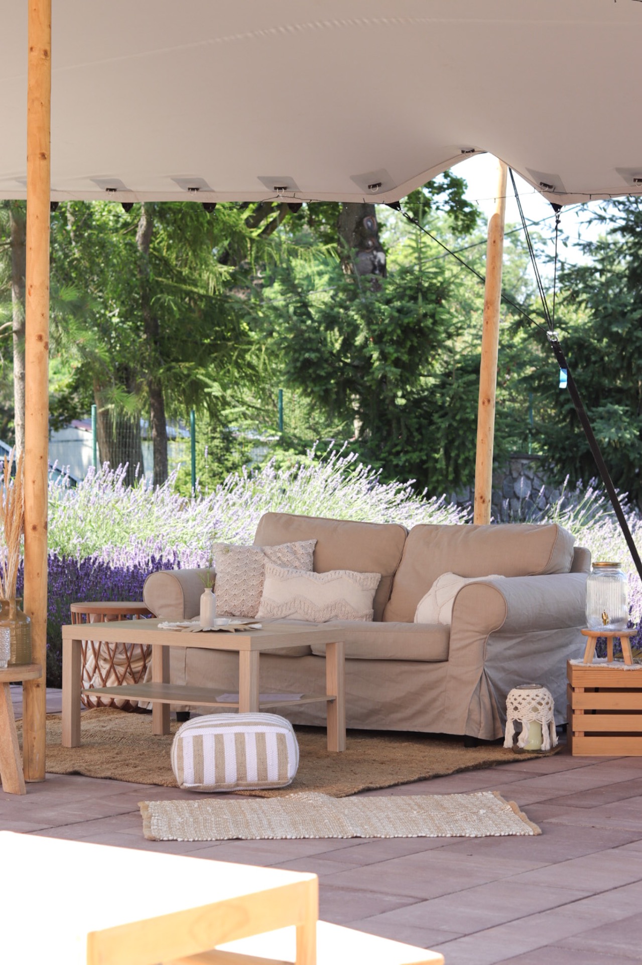 Béžová sedačka