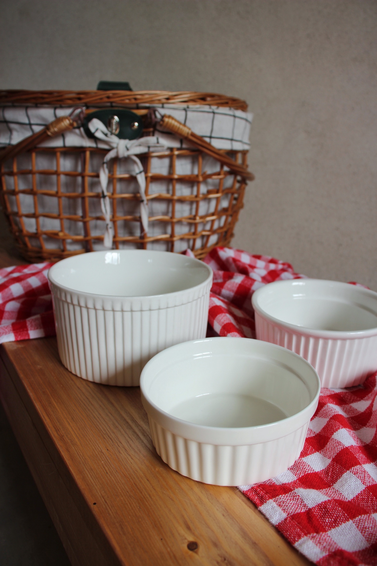 Set tří porcelánových misek
